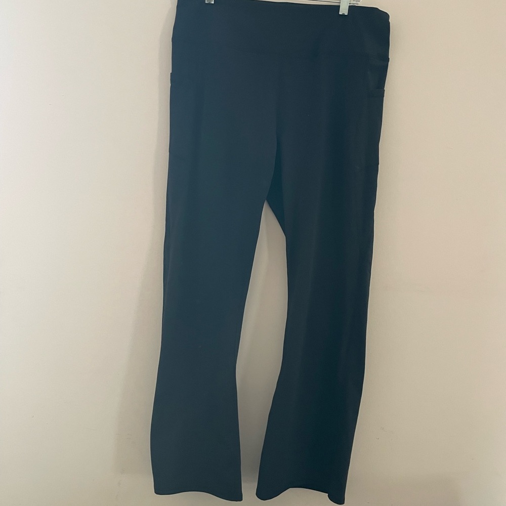 Gaiam Bootcut black workout/yoga pants with side pockets XXL